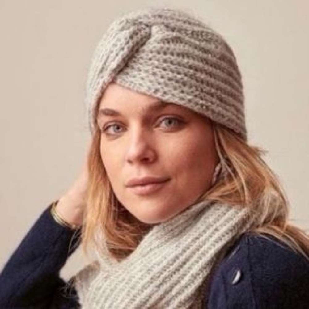 EUC Sézane Charlotte Knitted Turban-Style Bonnet Winter Beanie Hat in Soft Gray
